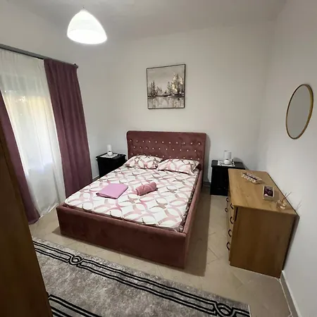 Garden 29 * Τίρανα